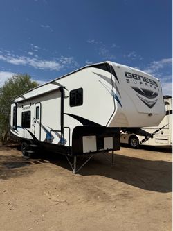 2018 Supreme 28CR Toy Hauler