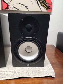 Yamaha HS8 Powered Studio Monitors - Pair