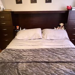 King Bedroom Set, Includes King Bed Frame With Mattress, 2 Sides Towers (6 Drawers Each), Dresser With Mirror And Chest by