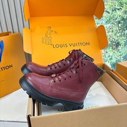 New LV women's shoes – available in many colors and a full range of sizes.