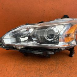 2013 2014 2015 Nissan Altima Left Driver Side Halogen Headlight OEM