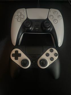 PS5 WITH DISK NO ISSUES 2 CONTROLLERS COMES WITH POWER CORR AND Ps5 and 2 controller only