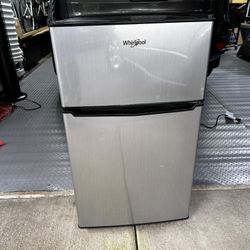 Whirlpool Refrigerator Model WH31S1E