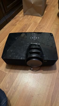 Optoma 141x projector