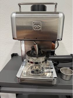 4-cup espresso maker with frother silver