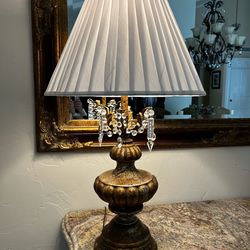 Neoclassical table lamp with vintage crystal