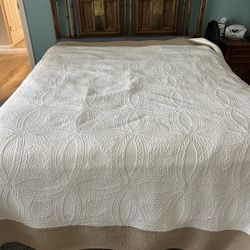 QUEEN BED with Mattress