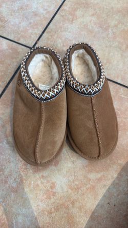 Kids UGGs brand new never worn