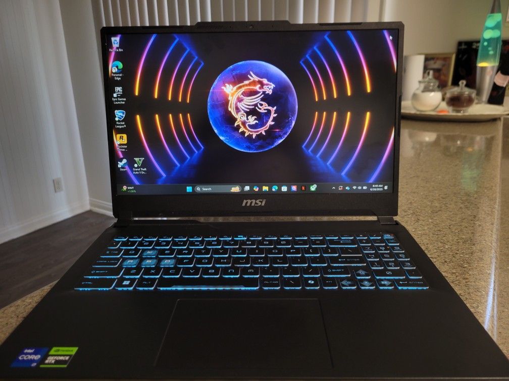 I'm selling a laptop MSI Cyber 15 de 512 GB