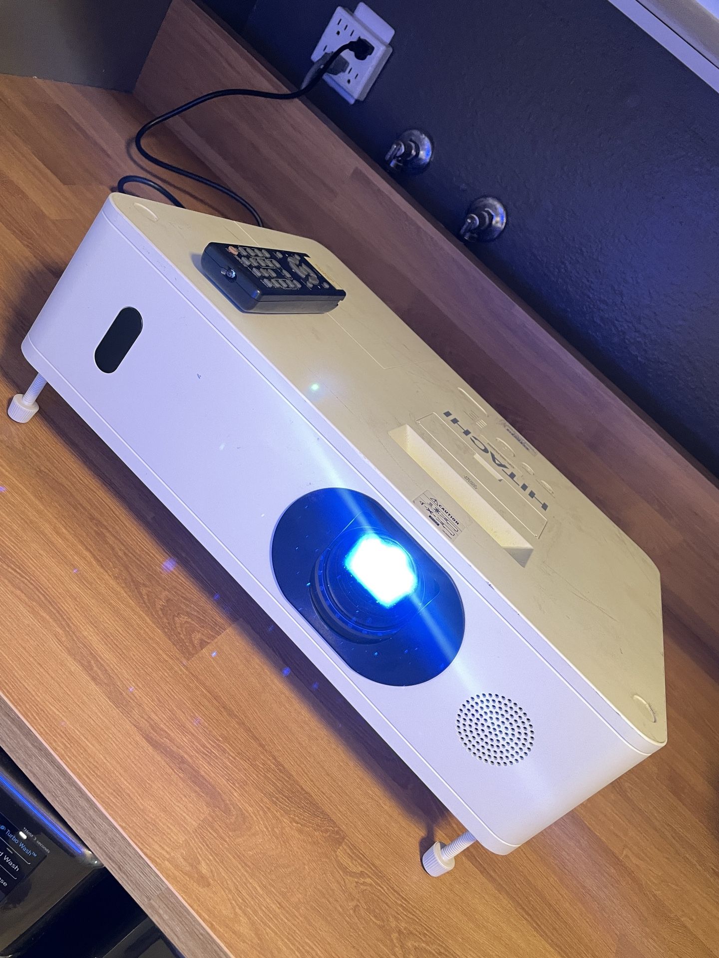 Hitachi 5000 Lumens HDMI Projector