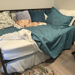 Twin trundle bed