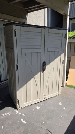 Suncast outdoor storage shed