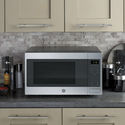 GE Appliances Countertop Microwave