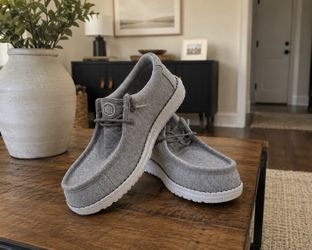 Hey Dudes Size 10 Men’s Shoes