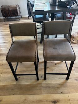 Set of 2 Counter Height Bar Stools