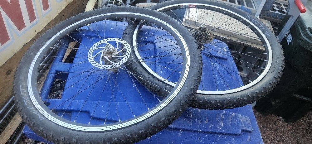 27.5" rim and tires good tread