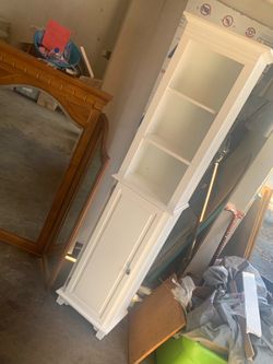 Side white cabinet new condition.