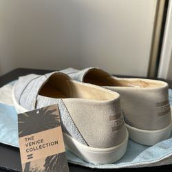 Toms Shoes - white Jersey Strip (Venice Edition) Size 9.5