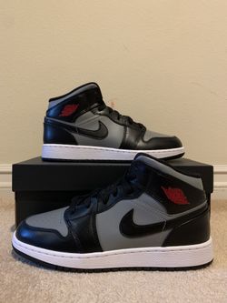 Jordan 1 Mid “Shadow Red”