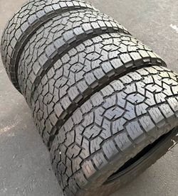 275 70 18 Toyo tires Con 80% de Vida Las 4