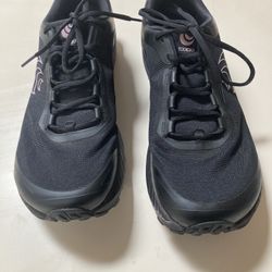 Women Topo Athletic Shoes Mtm Racer Three Size 12