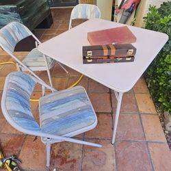 Folding Table N chairs 