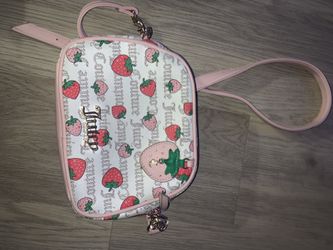 Juicy strawberry purse