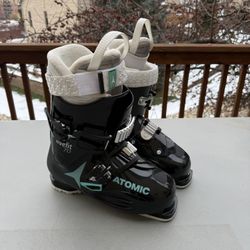 Atomic Live Fit 70 Women’s Ski Boots 26-26.5– Great Condition