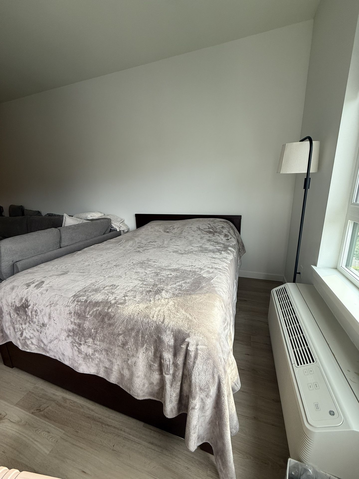 Queen Size Bed And Mattress