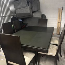 Dining Table 100% Real Wood PRICE IS NEGOTIABLE 