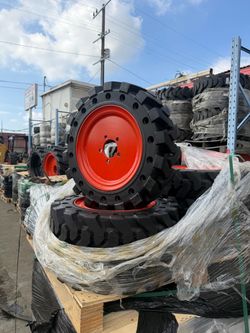 Bobcat S70 Solid Tires