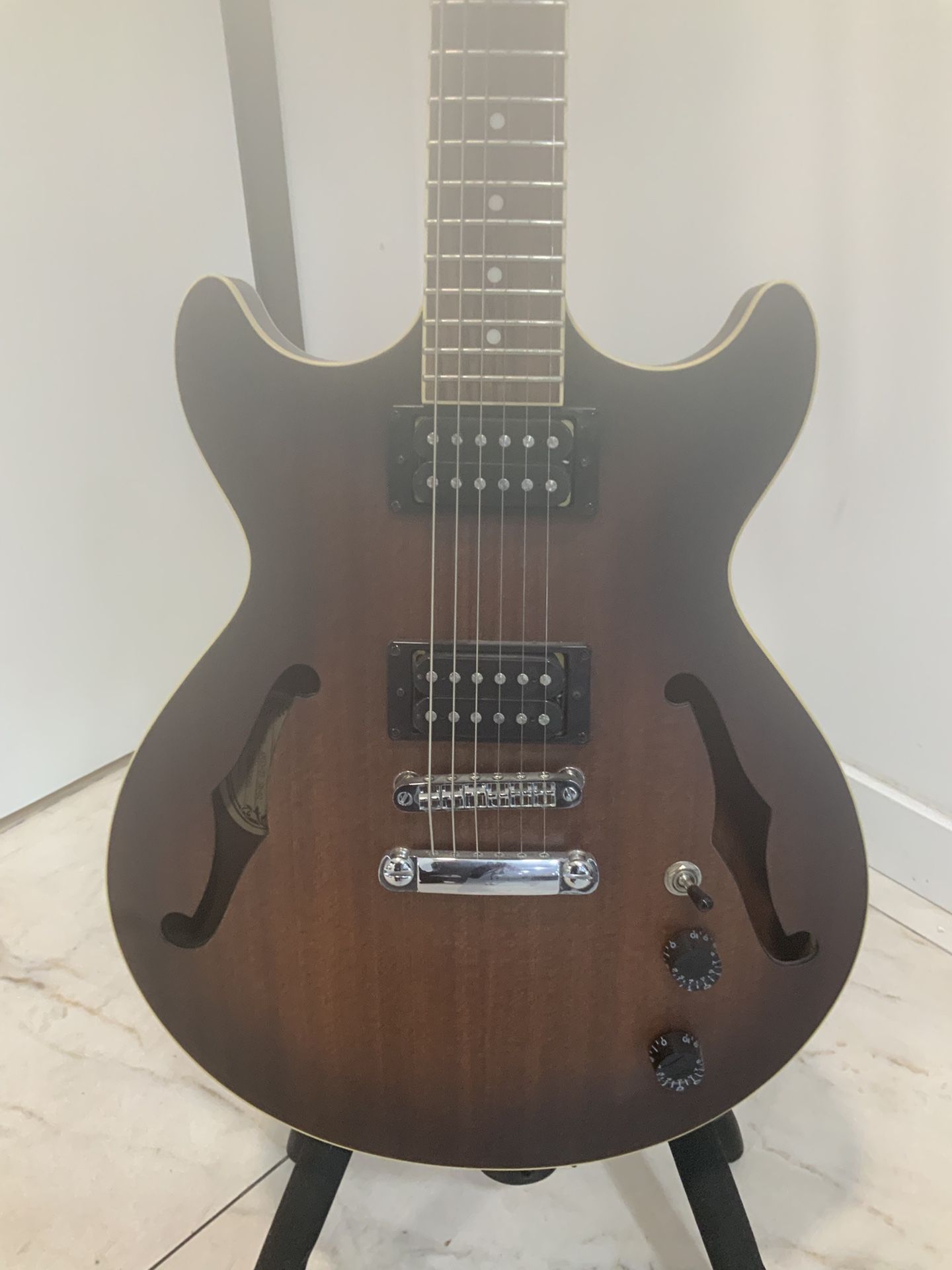 Ibanez Guitar model AM53 AM TF Like A ES-335  Excellent Plus Condition.  Discounted 