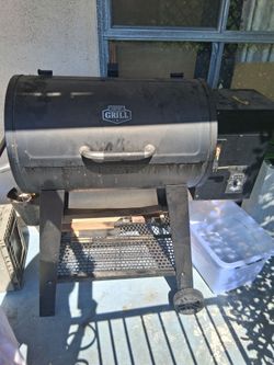 Expert Grill 28in Pellet Smoker