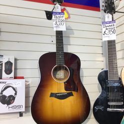 TAYLOR GUITAR