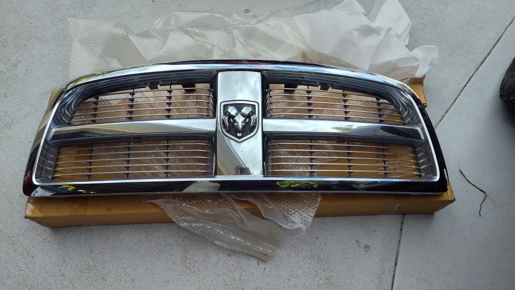 Ram 1500 Front Grille