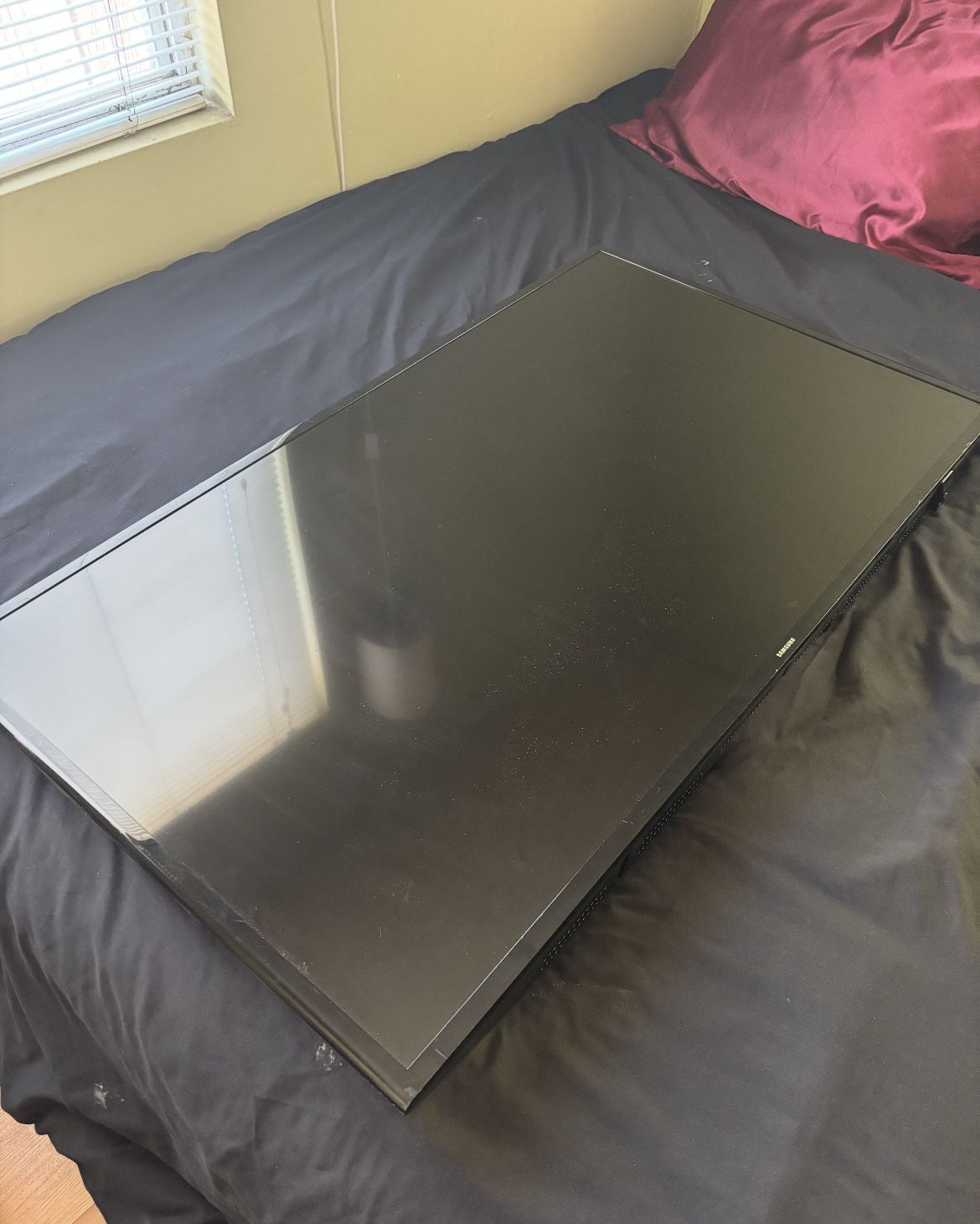 Samsung 28 Inch Full HD Smart Tv