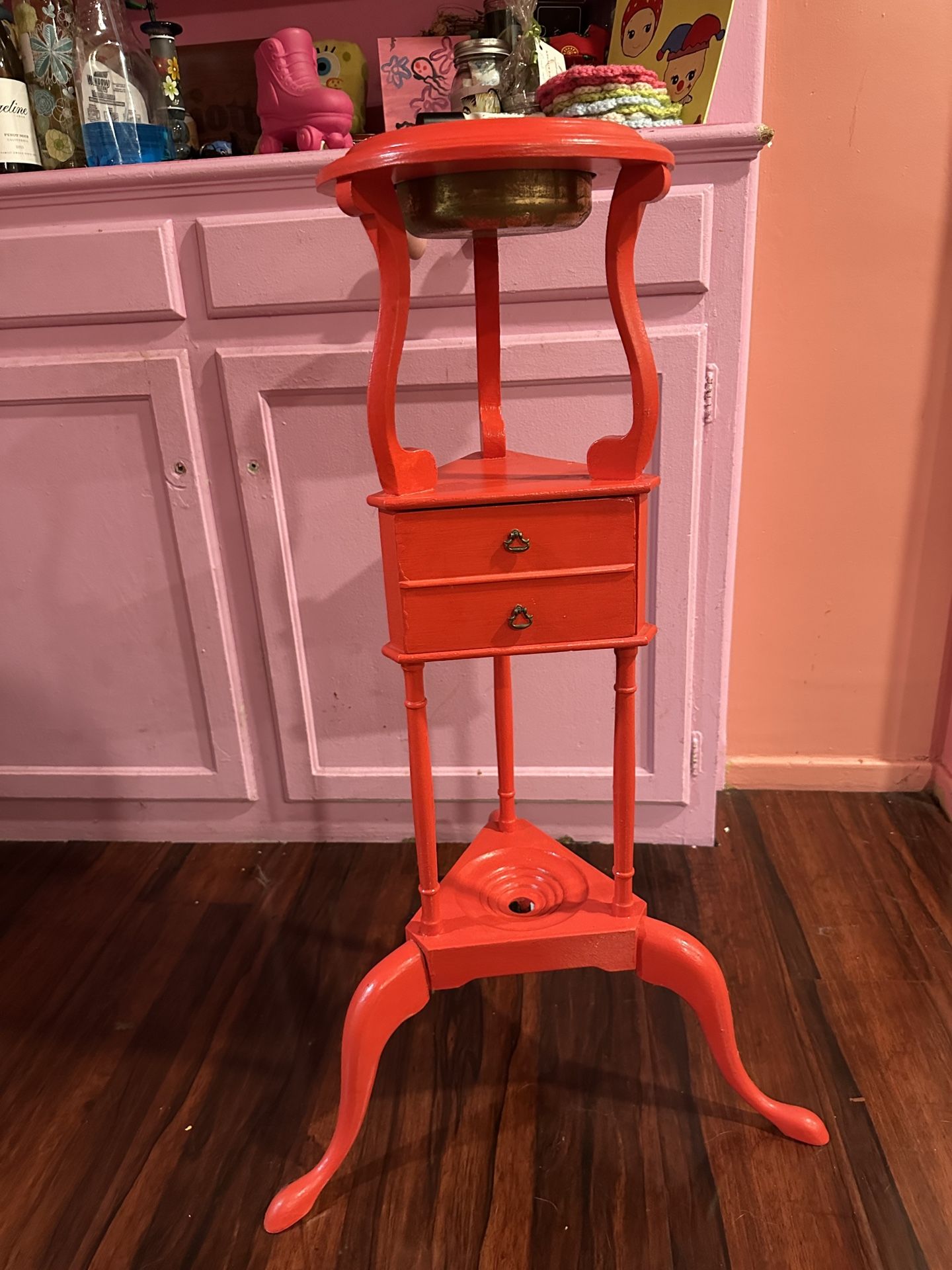 Fweaky Cvnty Custom Red Plant Holder