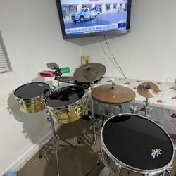 Bateria Como   Nuevo  Para Banda O Para Grupo Universal  Marca LT Buena Marca 
