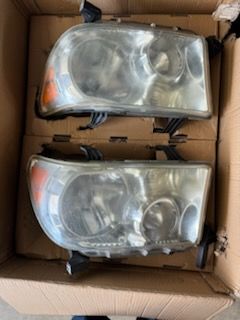 Tundra headlight