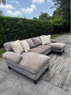 Gray Chenille U Shaped Sectional Sofa (Delivery Available)
