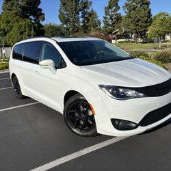 2018 Chrysler Pacifica Limited - Great Condition, Blacked Out, Ready To Rock
