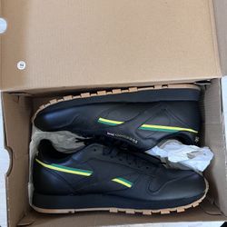 Reebok Classic 9.5 Black/Gum/Green/Yellow