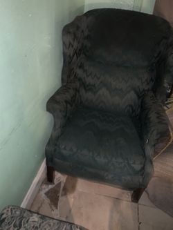 Recliner wing back chair