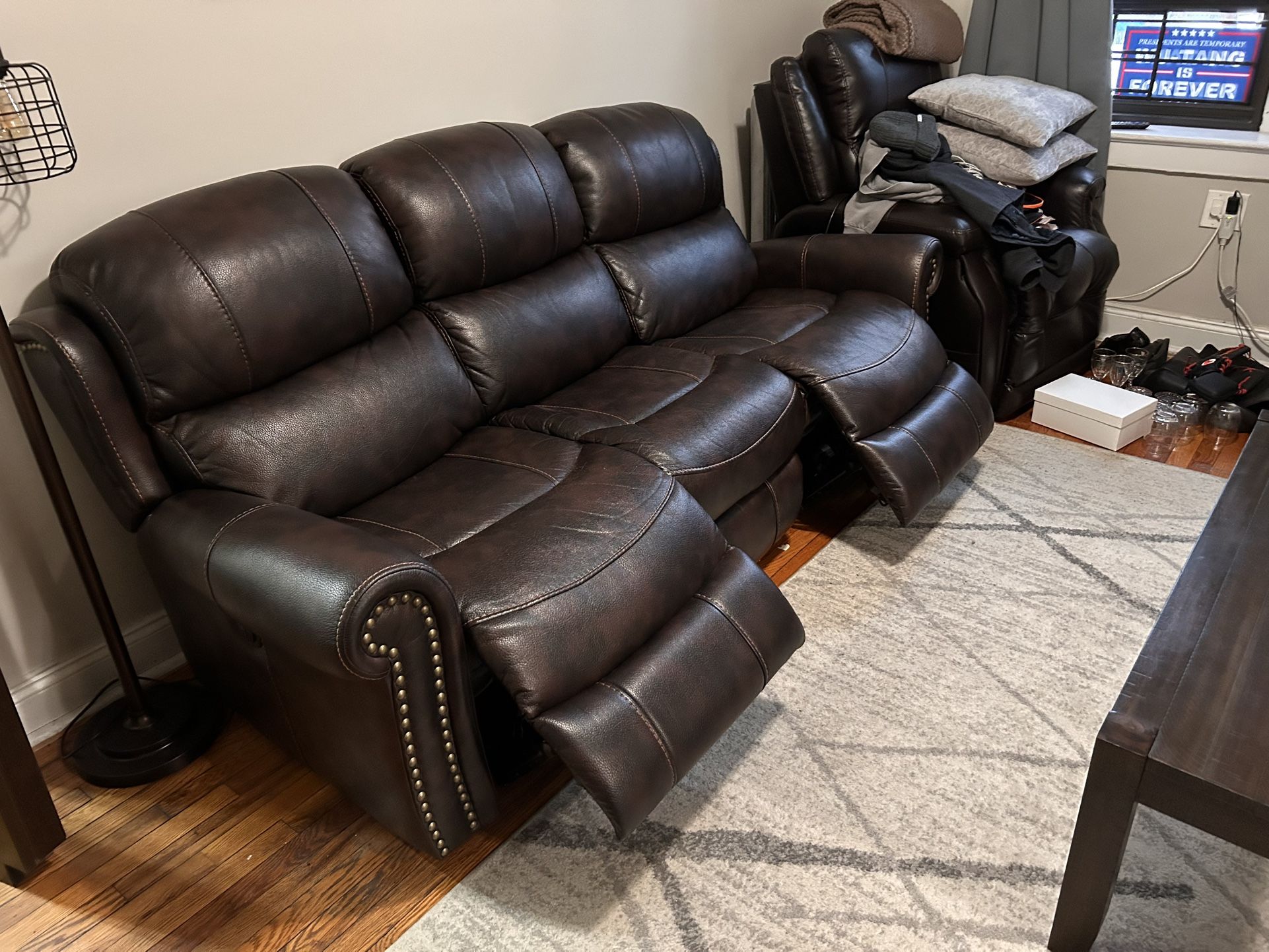 Dual Electric Reclining Couch