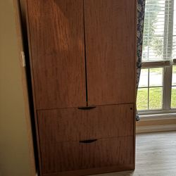 Free Dresser/storage - Post Up Means Available 