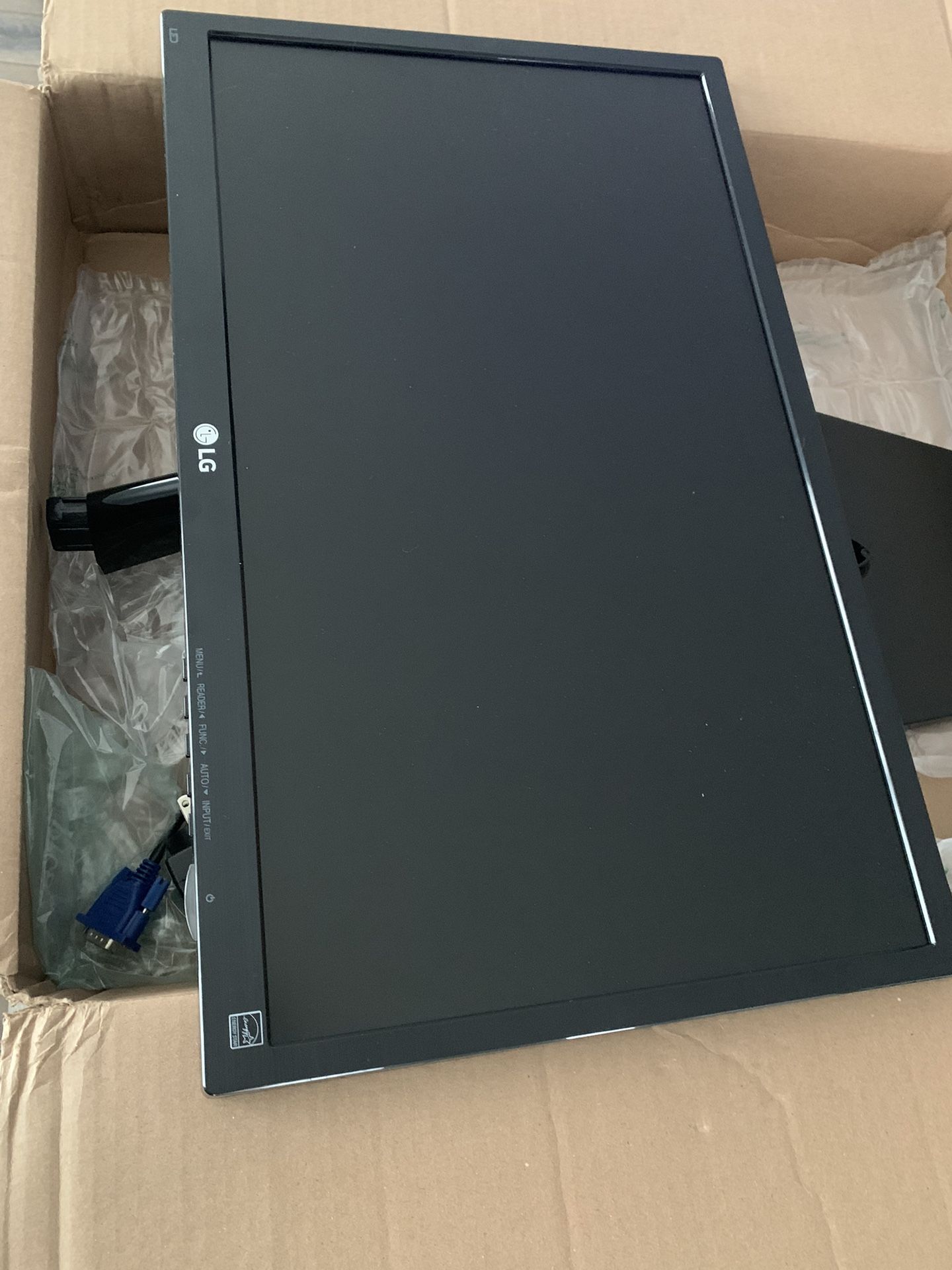 LG 20” Computer Monitor