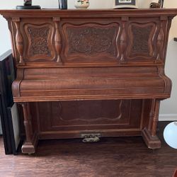 Antique Piano