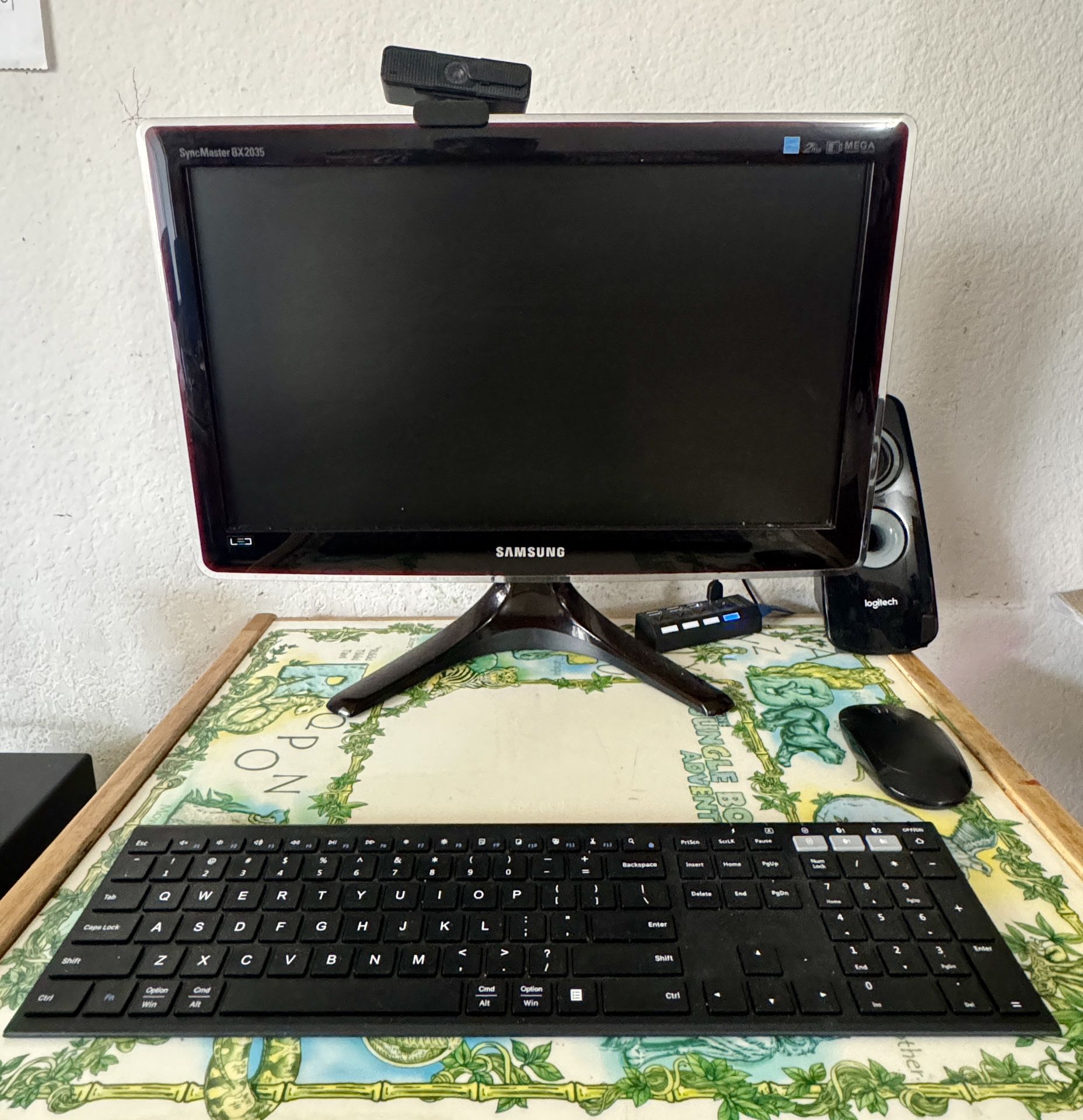 Personal Desk Computer - Intel I5, 8GB RAM, 1TB Hard drive, Windows 10 with Samsung LED monitor etc