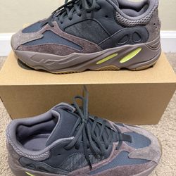 Used Adidas Yeezy 700 Mauve