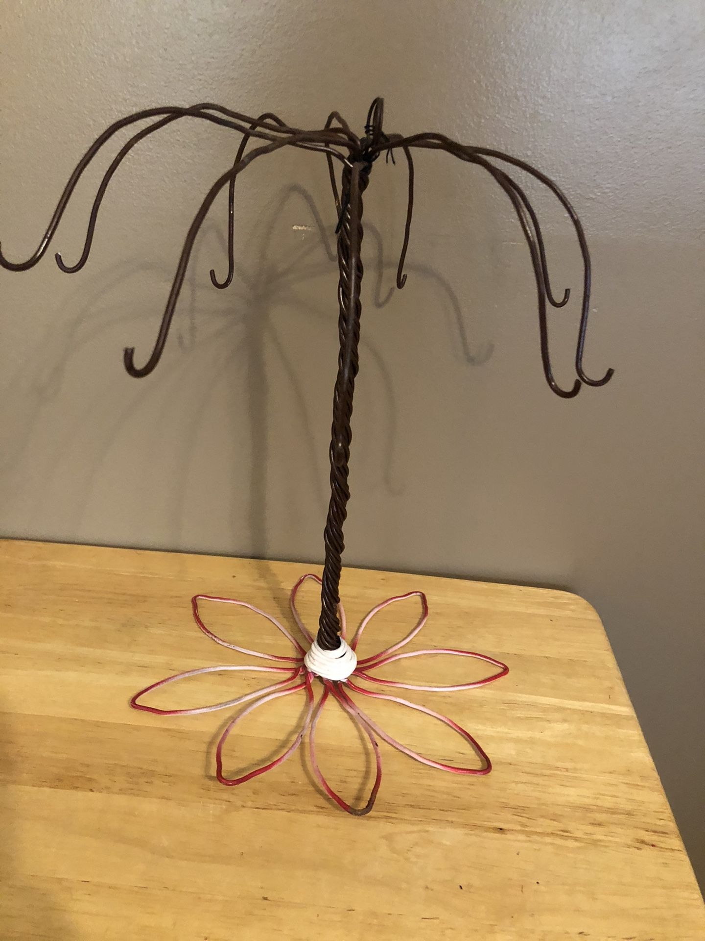 Decorative Necklace holder wire